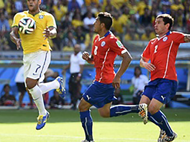 攻撃時にボールが二の腕に当たってもハンド不適用に ブラジレイロンでは開幕から適用へ Ifab 国際サッカー評議会 が 21シーズンの新ルールを発表 Goleador 中南米サッカーサイト