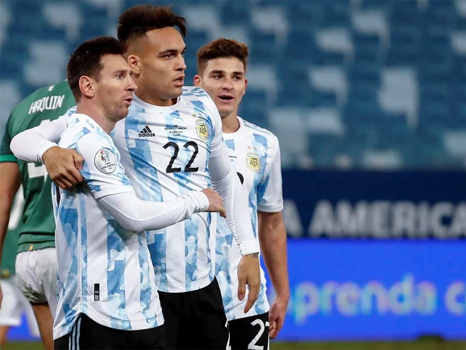 メッシが2ゴールを決めて得点ランキング単独トップに浮上 アルゼンチンはグループ首位で準々決勝へ コパ アメリカ 21 グループa 第5節 ボリビア 1 4 アルゼンチン Goleador 中南米サッカーサイト